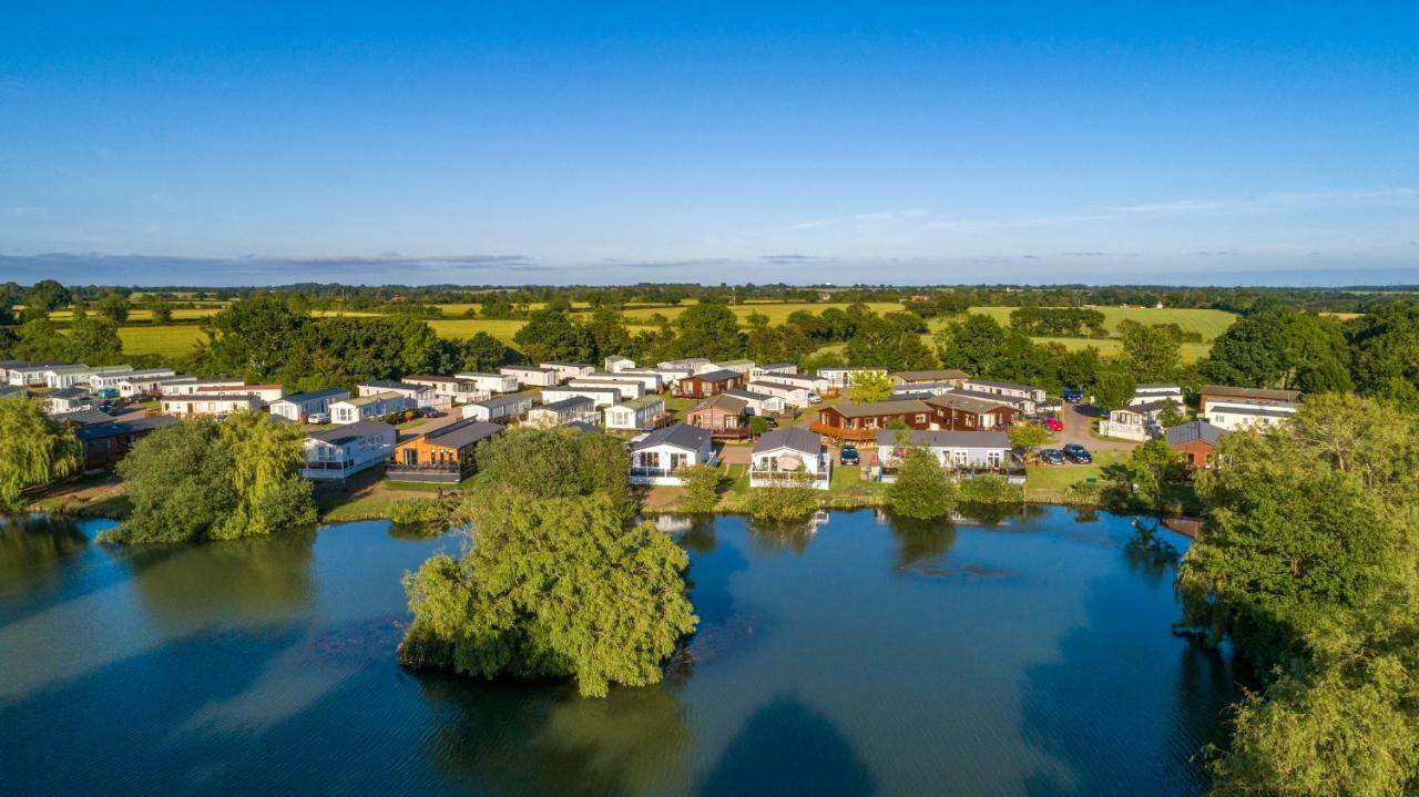 Carlton Meres Holiday Park Rendham Exterior foto
